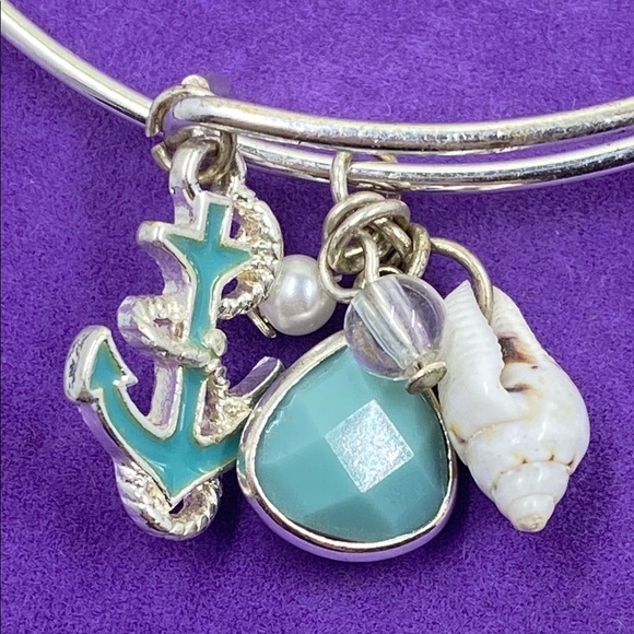 💛 Classic Silver Nautical Charm Bracelet with Blue Accents - Picture 2 of 4